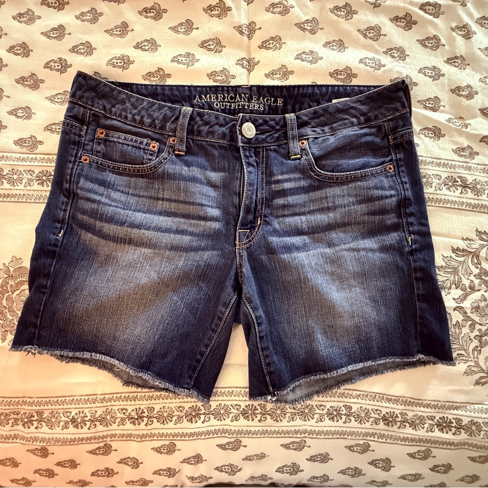 American Eagle Size 6 Super Stretch Denim Booty Shorts Dark Wash Low Mid Rise